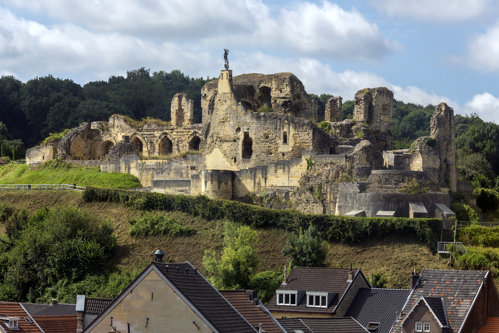 photo-valkenberg-castle-ruins-south-netherlands