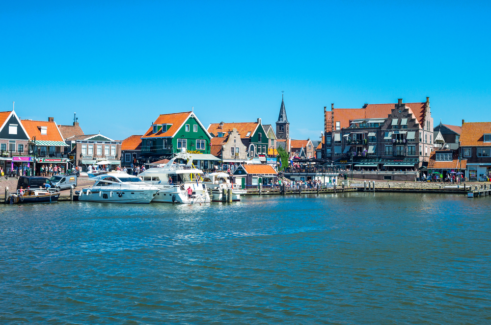volendam-harbour