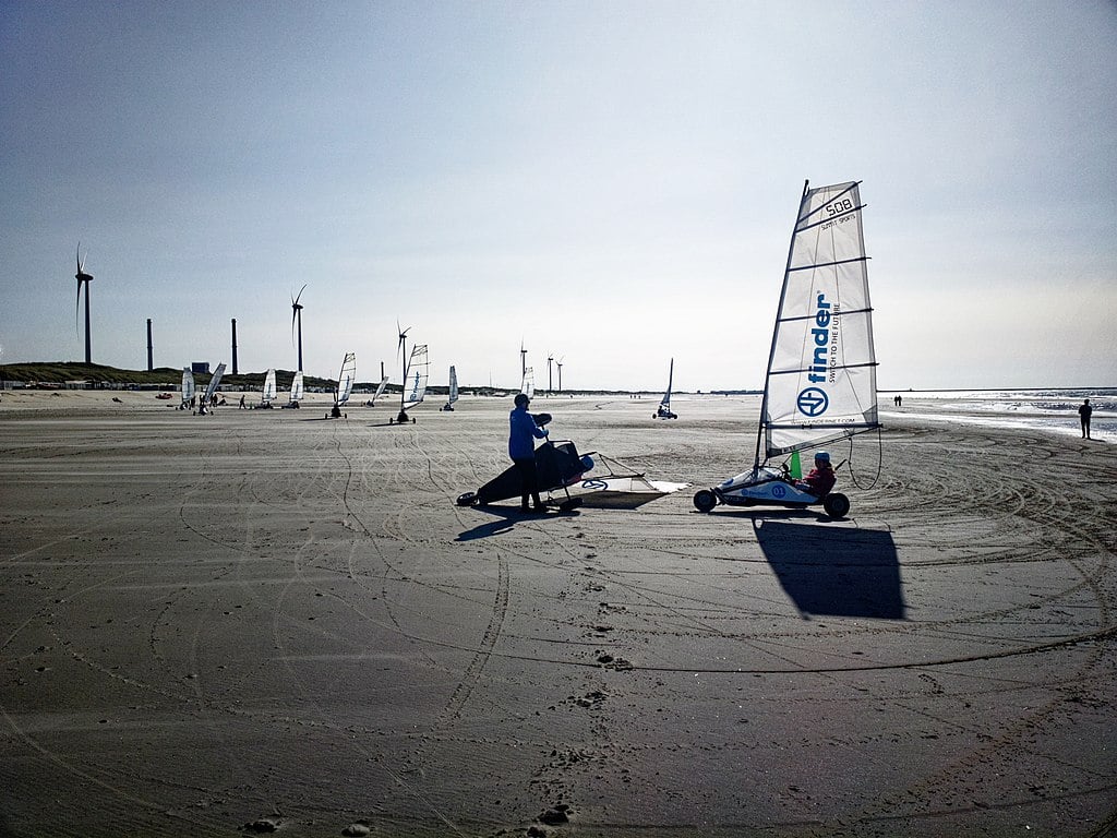 photo-land-sailing-at-wijk-aan-zee-beach