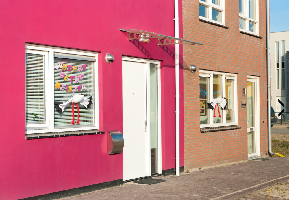 photo-of-window-decorations-for-new-baby-in-the-netherlands