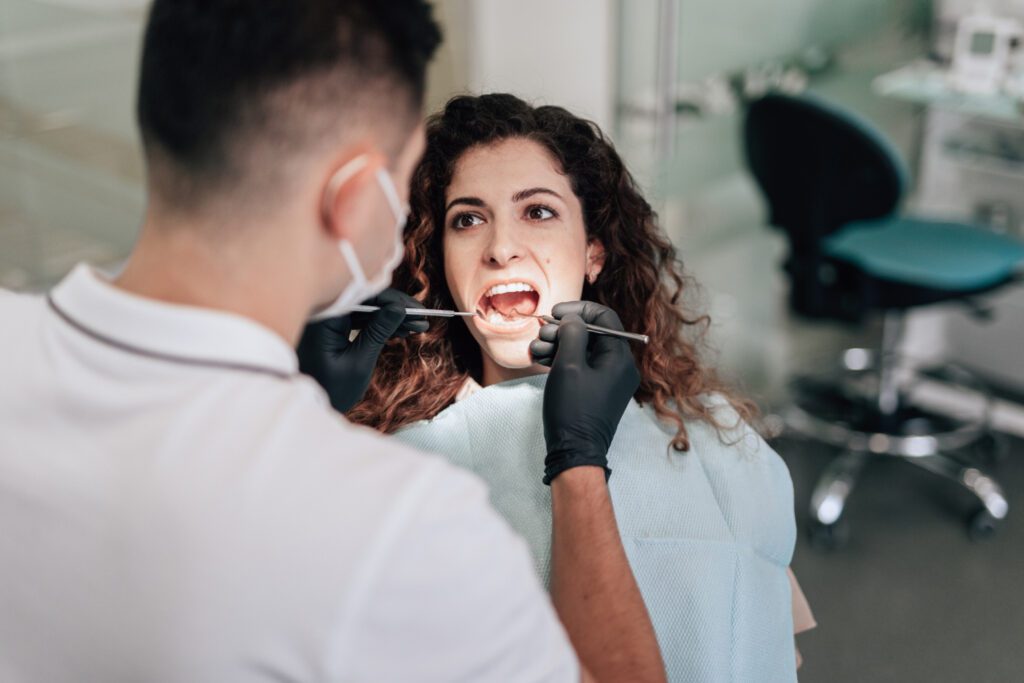 woman-at-the-dentist-in-the-netherlands