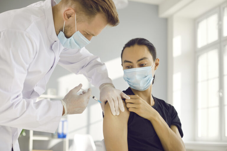 Risk groups in the Netherlands can soon get another round of COVID-19 booster shots