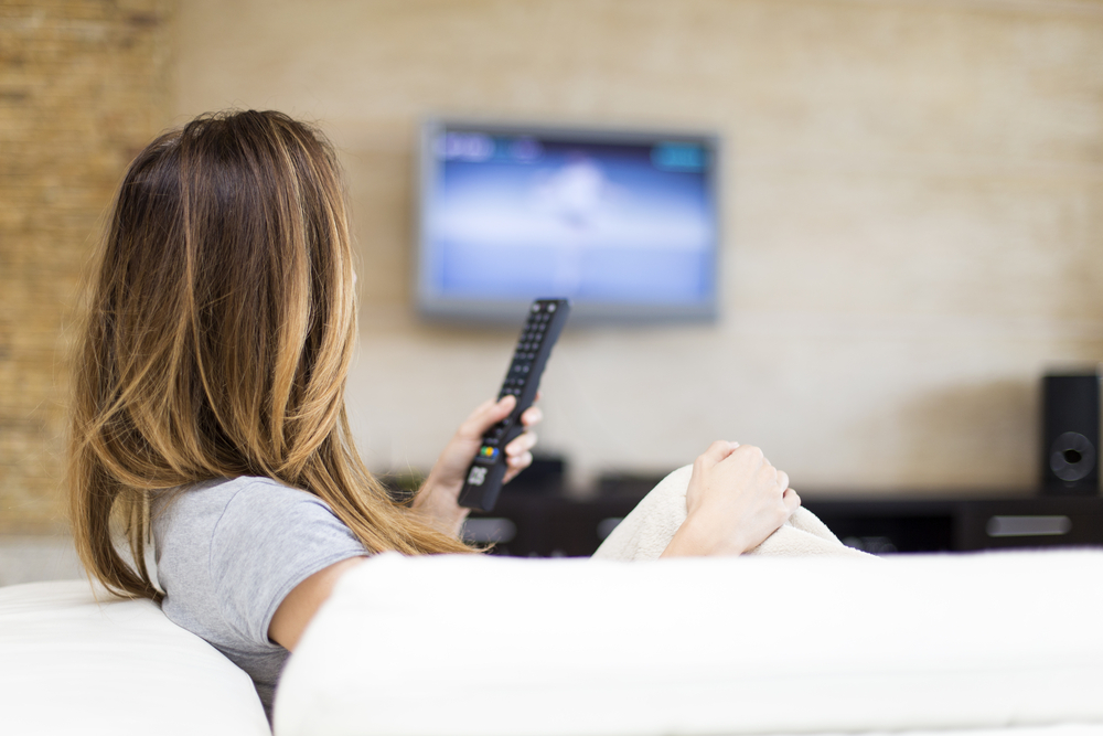 woman-learning-Dutch-fast-and-easy-with-TV