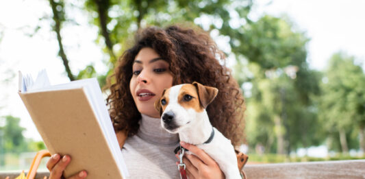 woman-learning-dutch-with-dog