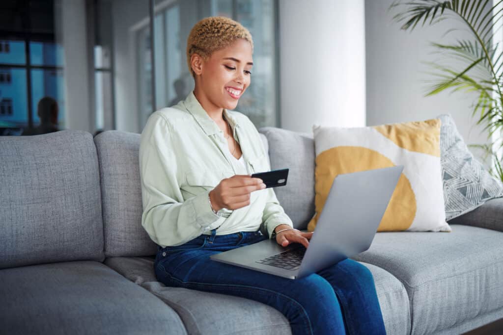woman-uses-ideal-wero-to-make-a-business-transaction-within-the-eu