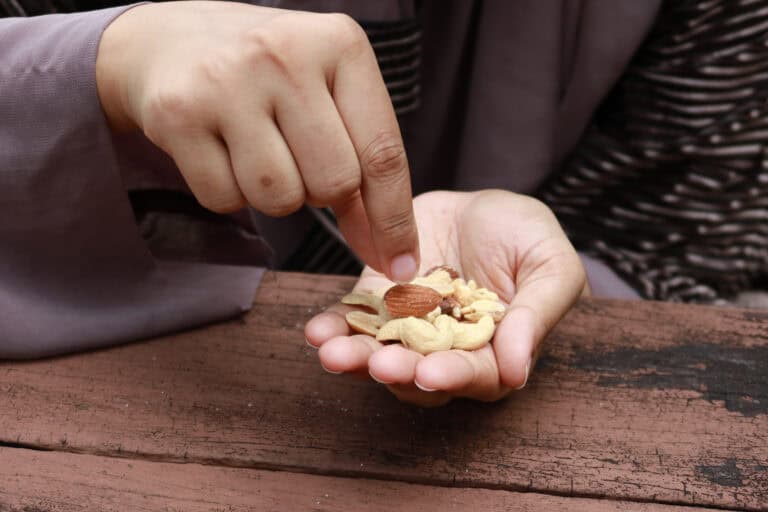 Bought nuts at ALDI or Albert Heijn? Your snacks might contain metal particles, supermarkets warn