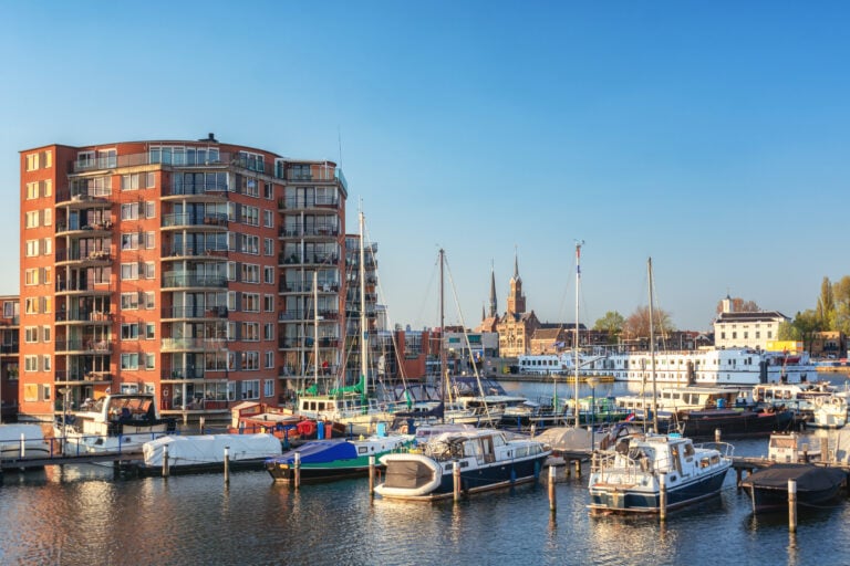 zaandam-marina-with-boats