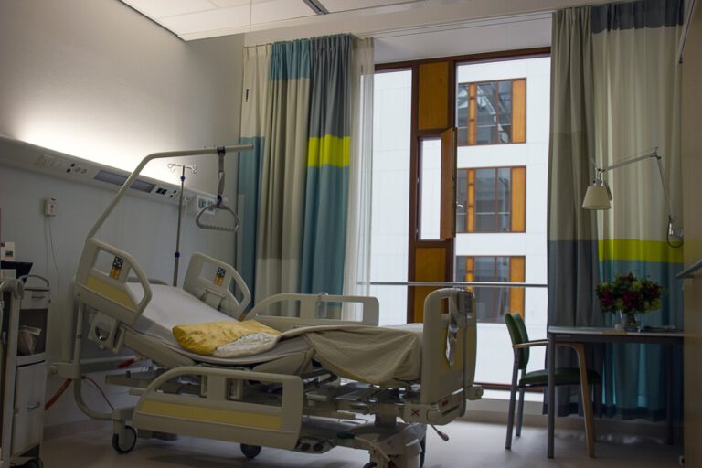 Coronavirus update: hospitals prepare for the 500 to 1000 patients expected next week